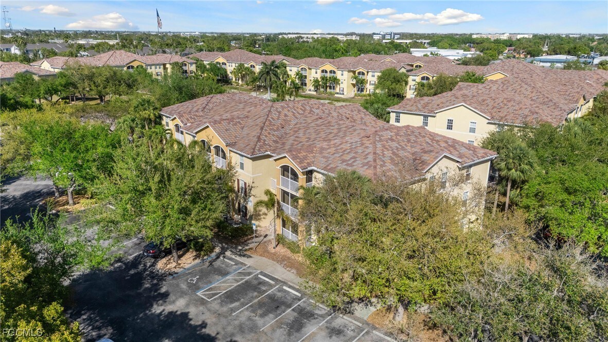 4149 Residence Drive in Ft. Myers, FL - Building Photo