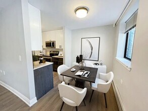 6040 N Sheridan Rd in Chicago, IL - Building Photo - Building Photo