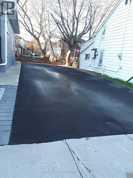 14 Burton St in Belleville, ON - Building Photo - Building Photo