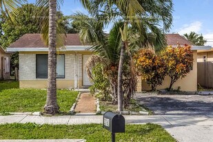 3761 NE 15th Ave in Pompano Beach, FL - Building Photo