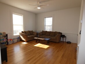 25 Davis Ave, Unit 25 in Brookline, MA - Building Photo - Building Photo