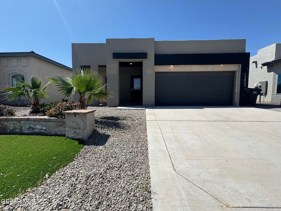 13852 Paseo Alegre Ave in Horizon City, TX - Building Photo