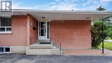 365 Osiris Dr in Richmond Hill, ON - Building Photo - Building Photo