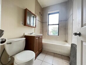 232 Weequahic Ave in Newark, NJ - Building Photo - Building Photo
