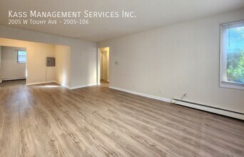 2005 W Touhy Ave in Chicago, IL - Building Photo - Building Photo