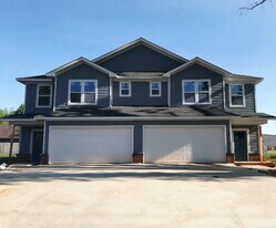 1555 Jordan Rd in Huntsville, AL - Building Photo