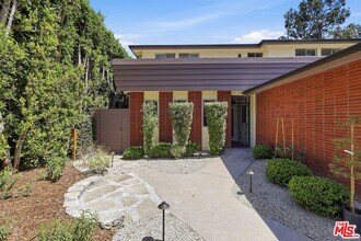 444 S Windsor Blvd in Los Angeles, CA - Building Photo - Building Photo