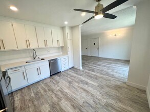 3359 Mentone Ave, Unit 6 in Los Angeles, CA - Building Photo - Building Photo
