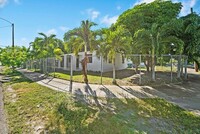 4992 NW 18th Ave in Miami, FL - Building Photo - Building Photo