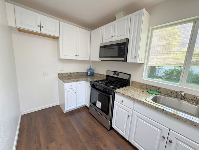 711 E J St in Ontario, CA - Building Photo - Building Photo