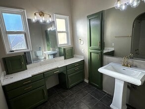 575 N Yosemite Ave in Fresno, CA - Building Photo - Building Photo