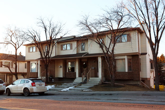 106 Patina Pike SW in Calgary, AB - Building Photo - Building Photo