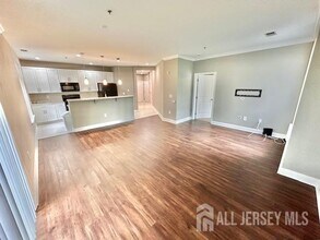 6203 Fernandez Ct in Sayreville, NJ - Building Photo - Building Photo