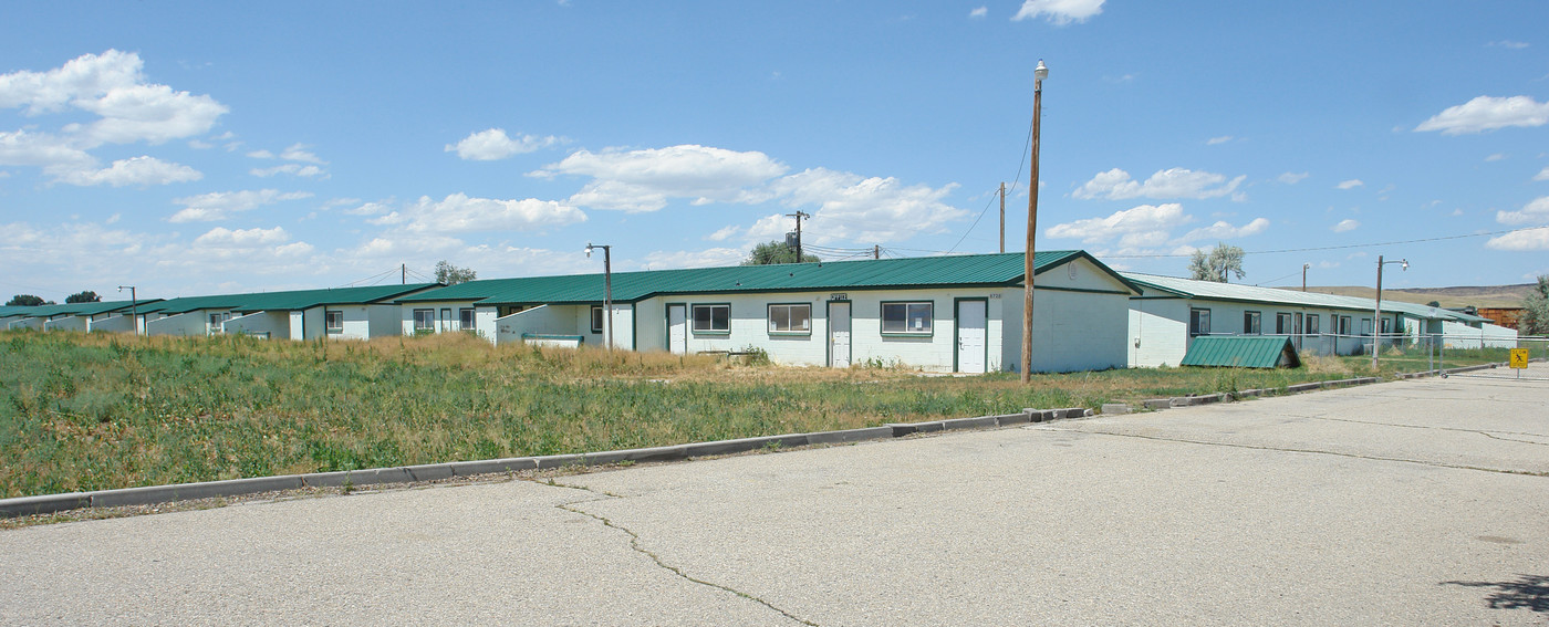 8728 Old Oregon Trail Hwy in Glenns Ferry, ID - Building Photo