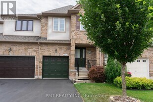 2151 Forest Gate Park in Oakville, ON - Building Photo