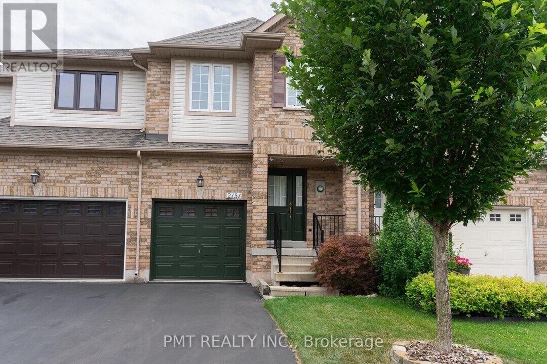 2151 Forest Gate Park in Oakville, ON - Building Photo