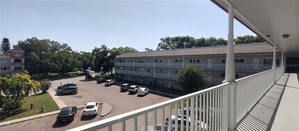 2261 Swedish Dr in Clearwater, FL - Foto de edificio - Building Photo
