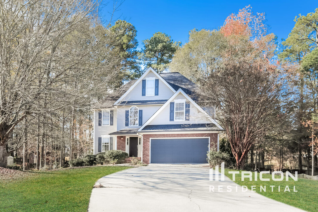 555 Briar Run Ct in Loganville, GA - Building Photo