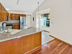 14 Bonnie Ct in Lake In The Hills, IL - Building Photo - Building Photo
