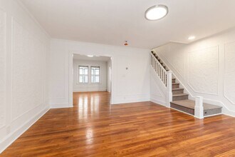 67-135-135 Burns St in Queens, NY - Building Photo - Building Photo