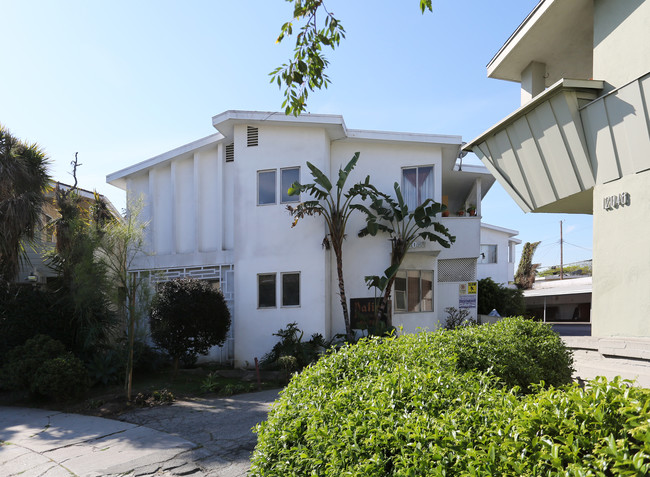 Patio Apartments in Los Angeles, CA - Building Photo - Building Photo