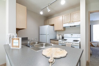 Glenchester Lakes in Galloway, OH - Building Photo - Building Photo