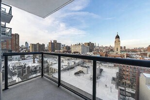 250 E Houston St, Unit 10L in New York, NY - Building Photo