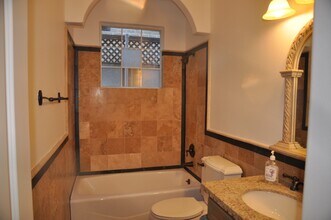 5922 Burgoyne Dr. in Houston, TX - Building Photo - Building Photo