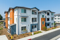 Mossdale Landing in Lathrop, CA - Foto de edificio - Building Photo