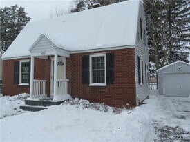 435 French Rd in Utica, NY - Building Photo