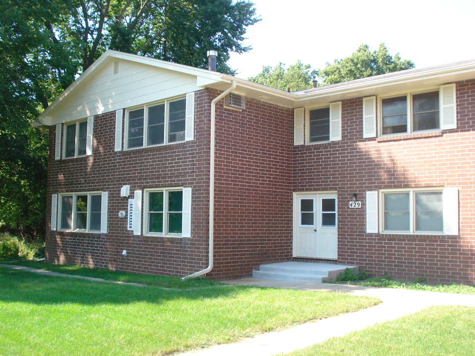 Walnut Apartments in Ames, IA - Foto de edificio