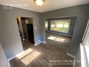 135 Anistasia Dr in St. Louis, MO - Building Photo - Building Photo