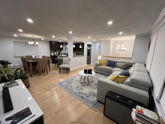 51 Dawes St, Unit 1 in Revere, MA - Building Photo - Building Photo