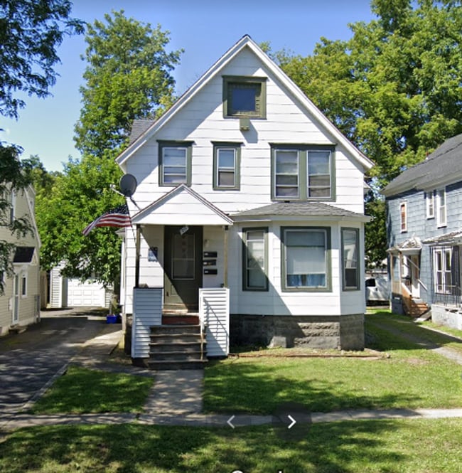 property at 217 N Midler Ave