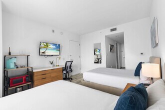 2602 E Hallandale Beach Blvd, Unit SI ID1227512P in Hallandale Beach, FL - Building Photo - Building Photo