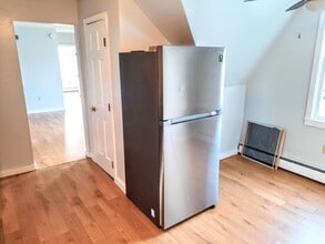 8 Mulberry St, Unit 2 in Claremont, NH - Building Photo - Building Photo