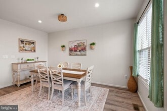 15981 Marsh Pl in Haymarket, VA - Building Photo - Building Photo