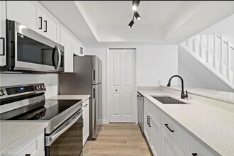 6213 Timberwood Cir in Ft. Myers, FL - Building Photo - Building Photo