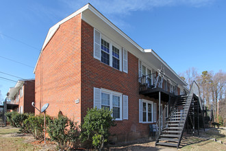 Village Square Apartments in High Point, NC - Building Photo - Building Photo