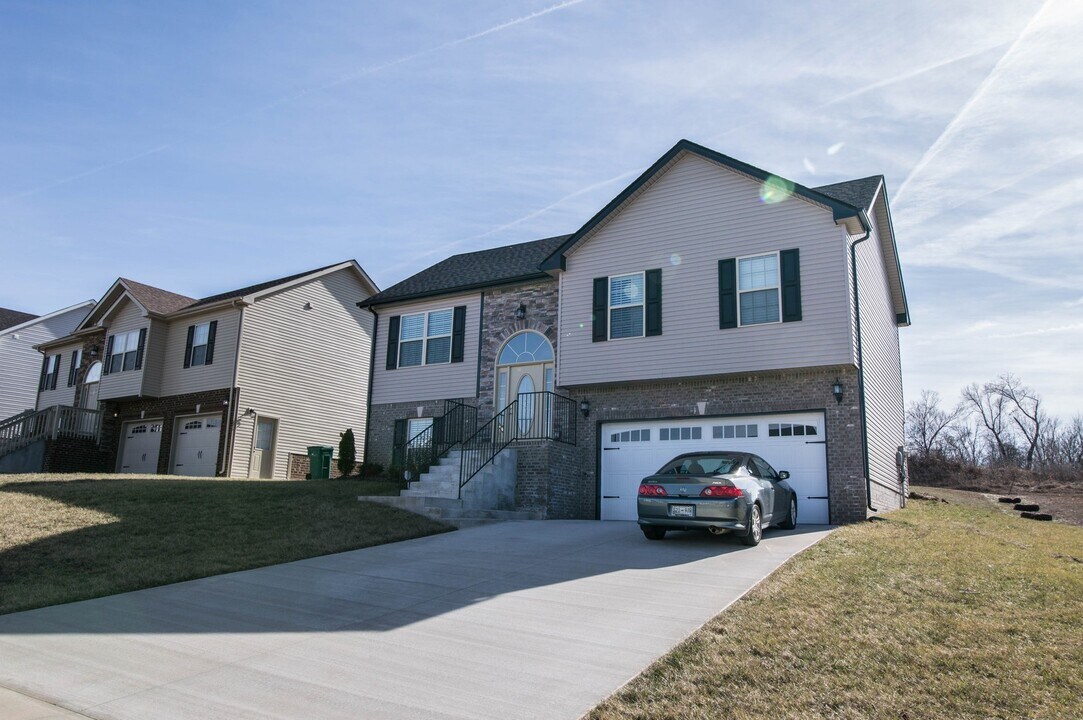 1842 Macarther Way in Clarksville, TN - Building Photo