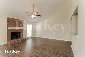 8020 Glencannon Dr in Charlotte, NC - Building Photo - Building Photo