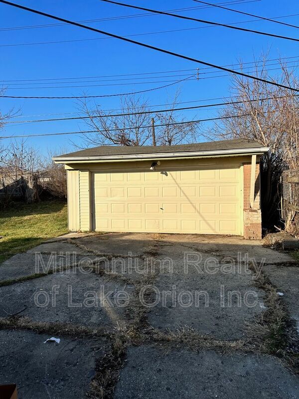 1173 Dudley Ave in Pontiac, MI - Building Photo - Building Photo