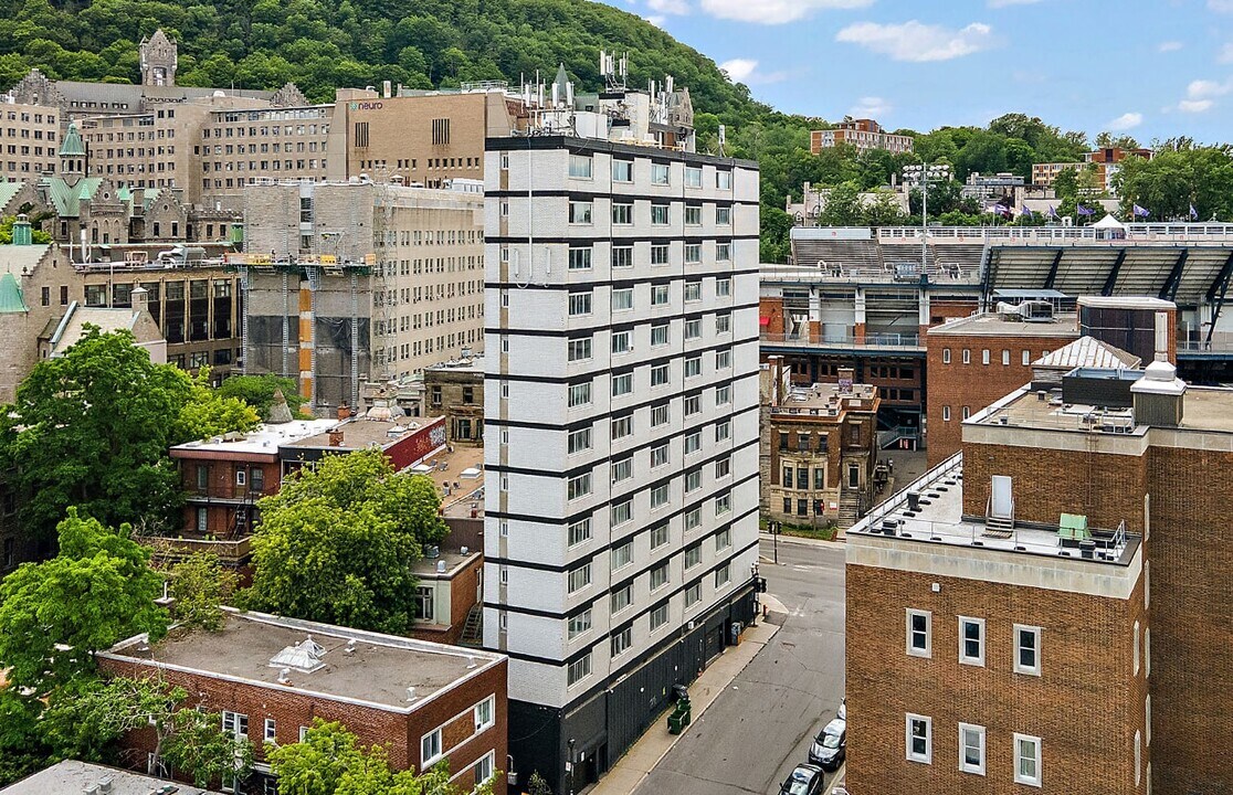 3466 Aylmer Rue in Montréal, QC - Building Photo