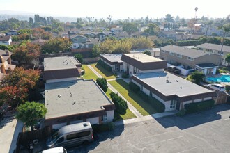 2312 Santa Ana Ave in Costa Mesa, CA - Building Photo - Building Photo