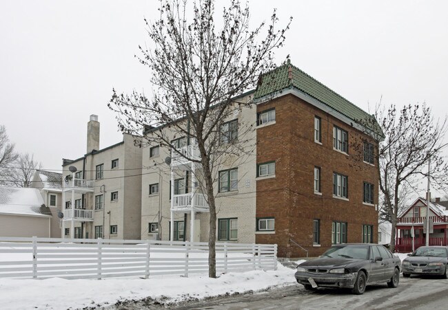 1950 N 20th St in Milwaukee, WI - Foto de edificio - Building Photo