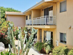 1724 E 1st St in Long Beach, CA - Building Photo - Building Photo