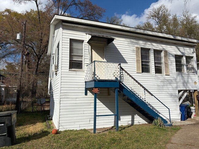 property at 148 E Herndon St