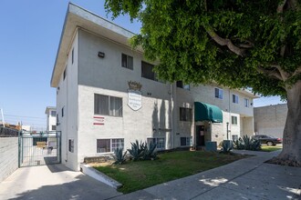 4011 W. 129th Street in Hawthorne, CA - Building Photo - Interior Photo