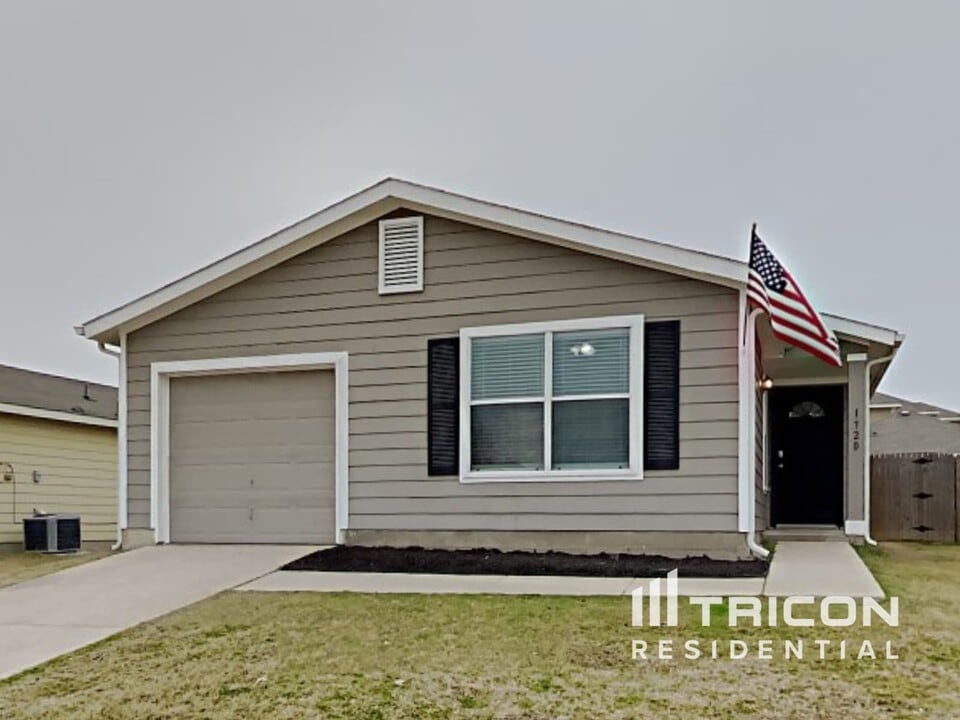 1720 Vineridge Ln in Burleson, TX - Building Photo