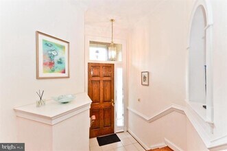 1540 Hampton Hill Cir in McLean, VA - Building Photo - Building Photo